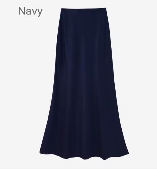 למכירה חצאית סאטן כחולה מהממת חדשה עם התווית מידה M