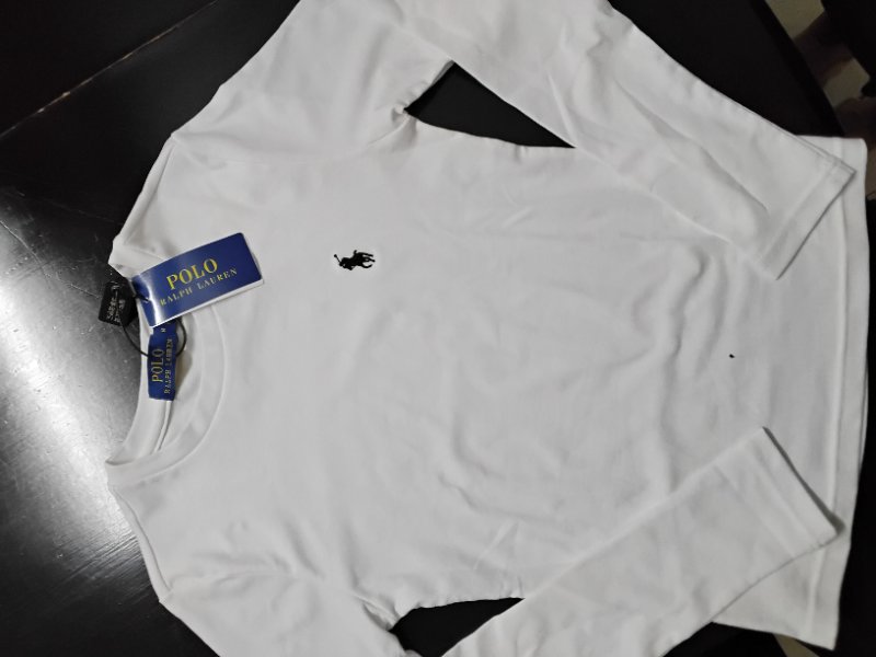 חולצת בייסיק לבנה שימושית מאד!
חיקוי מדויק של פולו
מידה M כמו S