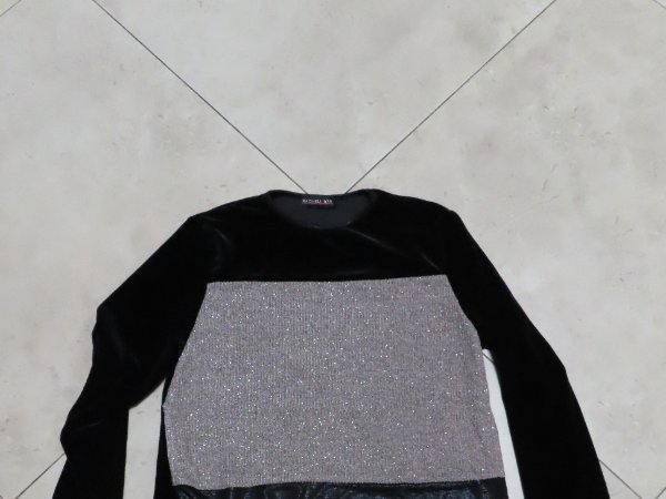 חולצת הנקה קטיפתית ונעימה של המותג רחלי ברית
איכותית מאד
מידה L