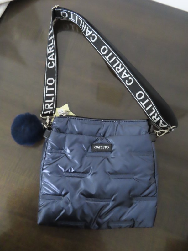 תיק צד כחול פוך, מהמם במחיר מציאה
ליצירת קשר: 0527647968