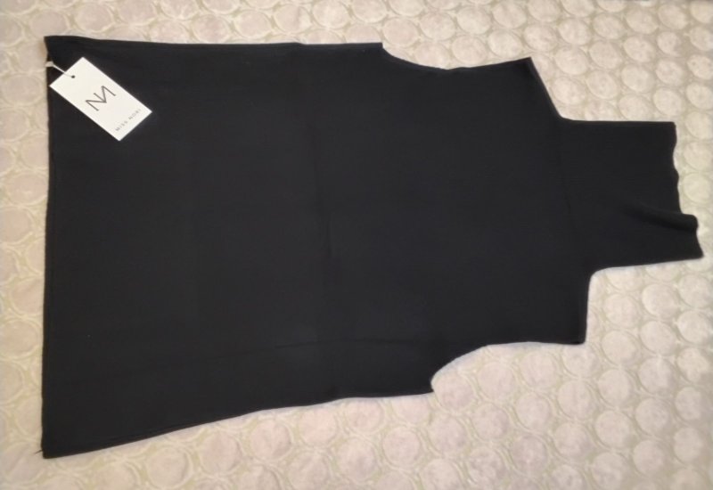 גולף שחור ללא שרוול,
ONE SIZE
מ- MISS NORI