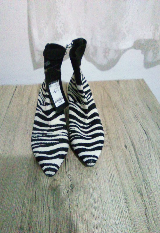 מגפונים מיוחדות  מרנואר ללוק מושלם
מידה 39
ניתן להעביר לערים נוספות