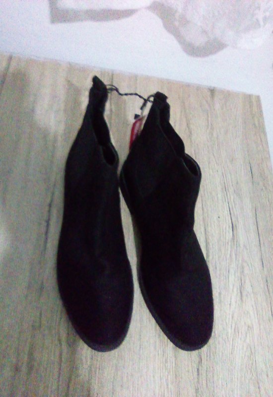 מגפונים איכותיות בצבע שחור מידה 39
ניתן להעביר לערים נוספות