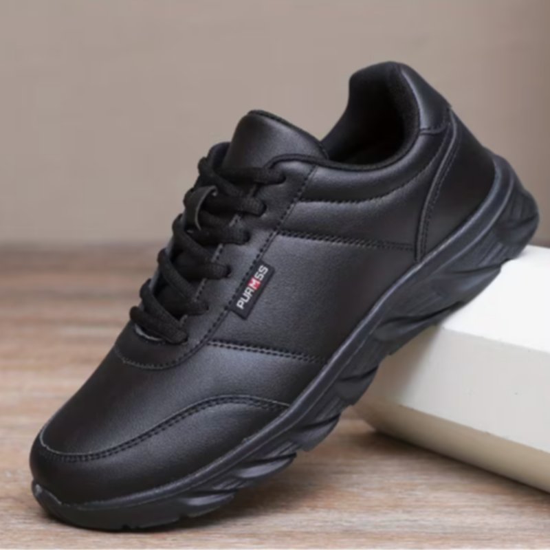 נעליים שחורות קלילות ונוחות מאוד לשימוש יומיומי לגבר מידה 40