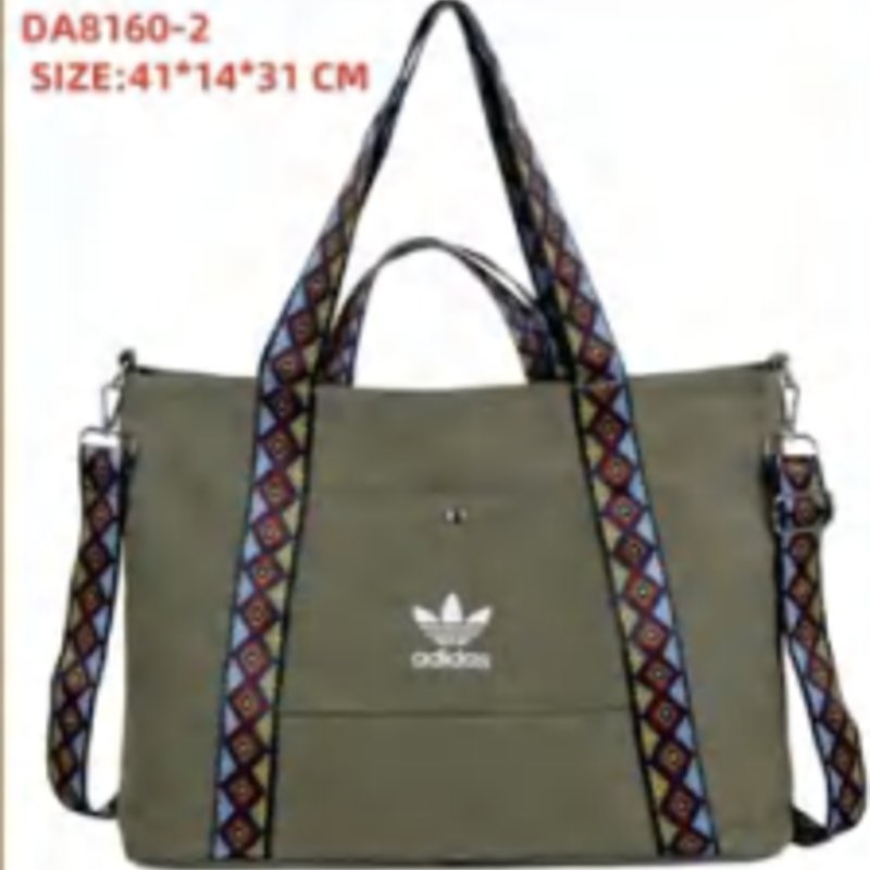 תיק מהמם מותג מוסתר מאלי אקספרס
נראה מקורי ממש
גודל מצוין-מכיל הרבה
היה בשימוש פעם אחת
נמכר עקב חוסר שימוש-לא מתאים לי הגודל