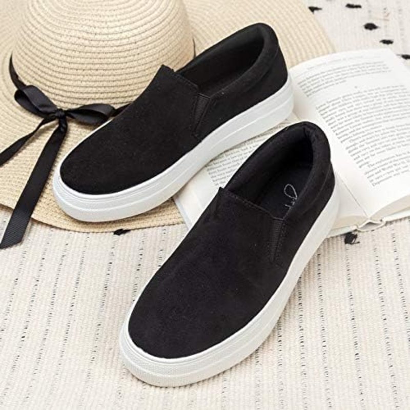 נעלי סניקרס שחורות מאלפות מאמזון
נראות ממש טוב על הרגל
מידה 38.5 של אמזון בארץ בערך 40...
מוכרת כי קצת גדול עלי...