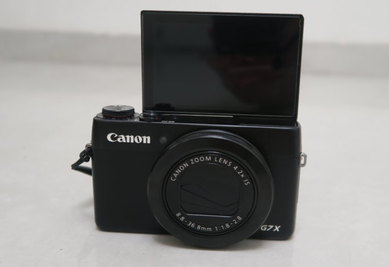 למכירה מצלמת  Canon PowerShot G7X MARK I  – חדשה לגמרי מהאריזה! מצלמה קומפקטית ואיכותית במיוחד עם צילום חד וברור. כולל חיבור Wi-Fi מובנה, התפריט בעברית . המצלמה כוללת: • מטען מקורי • סוללה מקורית • כרטיס זיכרון 32 ג'יגה. המצלמה חדשה לגמרי ללא חריץ! ונמכרת עקב כפילות המוצר.
במחיר 3900 ש"ח