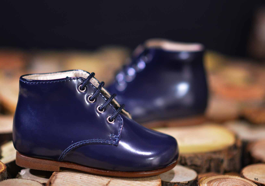 נעל כחולה לתינוקות