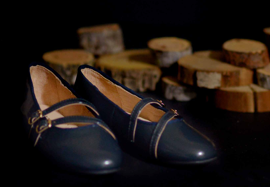 נעל כחולה לילדות