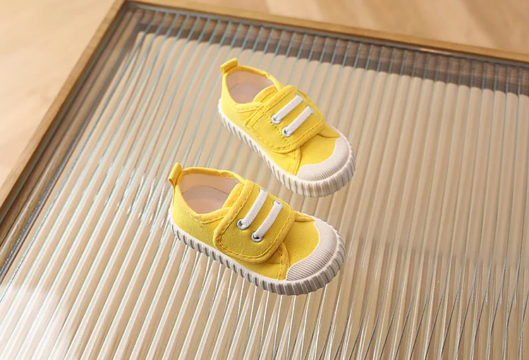 נעלי בד עם סוליה רכה